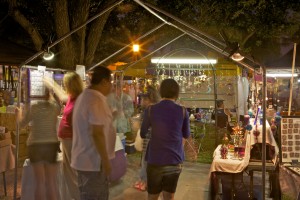 2011, Australia, Beach, blur, bustle, busy, City, Culture, dark, Darwin, Maket Stalls, Market, Mindi, motion, movement, night, Northern Territory, people, places to see, Sellers, Sunset, tourism, Visit