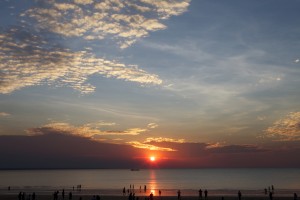2011, Australia, Beach, blur, bustle, busy, City, Culture, dark, Darwin, Maket Stalls, Market, Mindi, motion, movement, night, Northern Territory, people, places to see, Sellers, Sunset, tourism, Visit