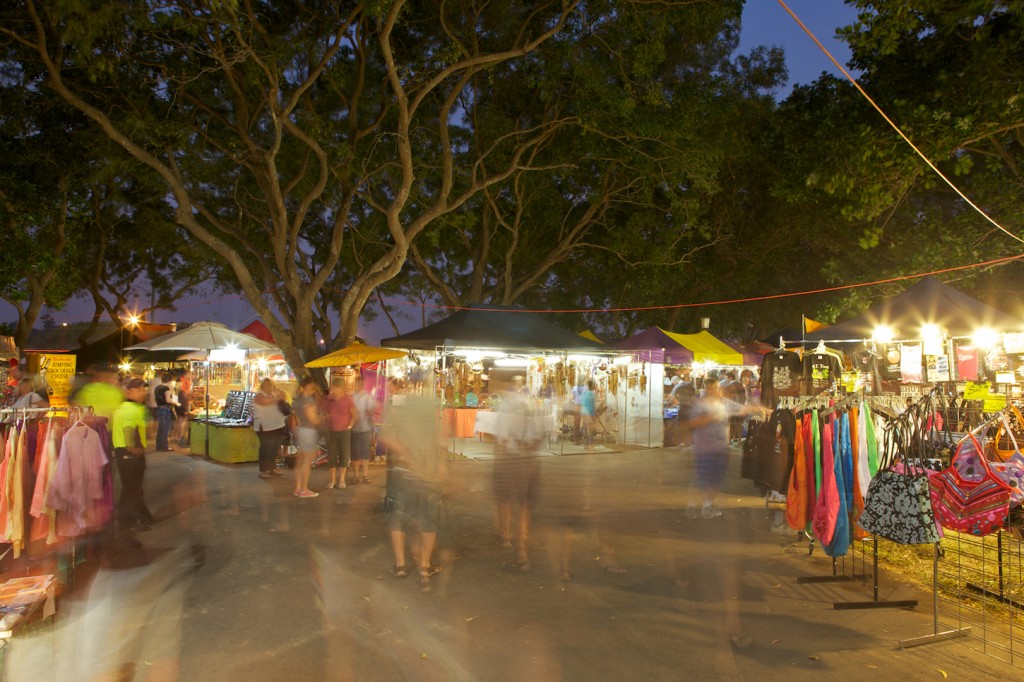 2011, Australia, Beach, blur, bustle, busy, City, Culture, dark, Darwin, Maket Stalls, Market, Mindi, motion, movement, night, Northern Territory, people, places to see, Sellers, Sunset, tourism, Visit